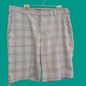 NWOT NIKE GOLF TOUR PERFORMANCE DRI FIT PLAID SHORTS